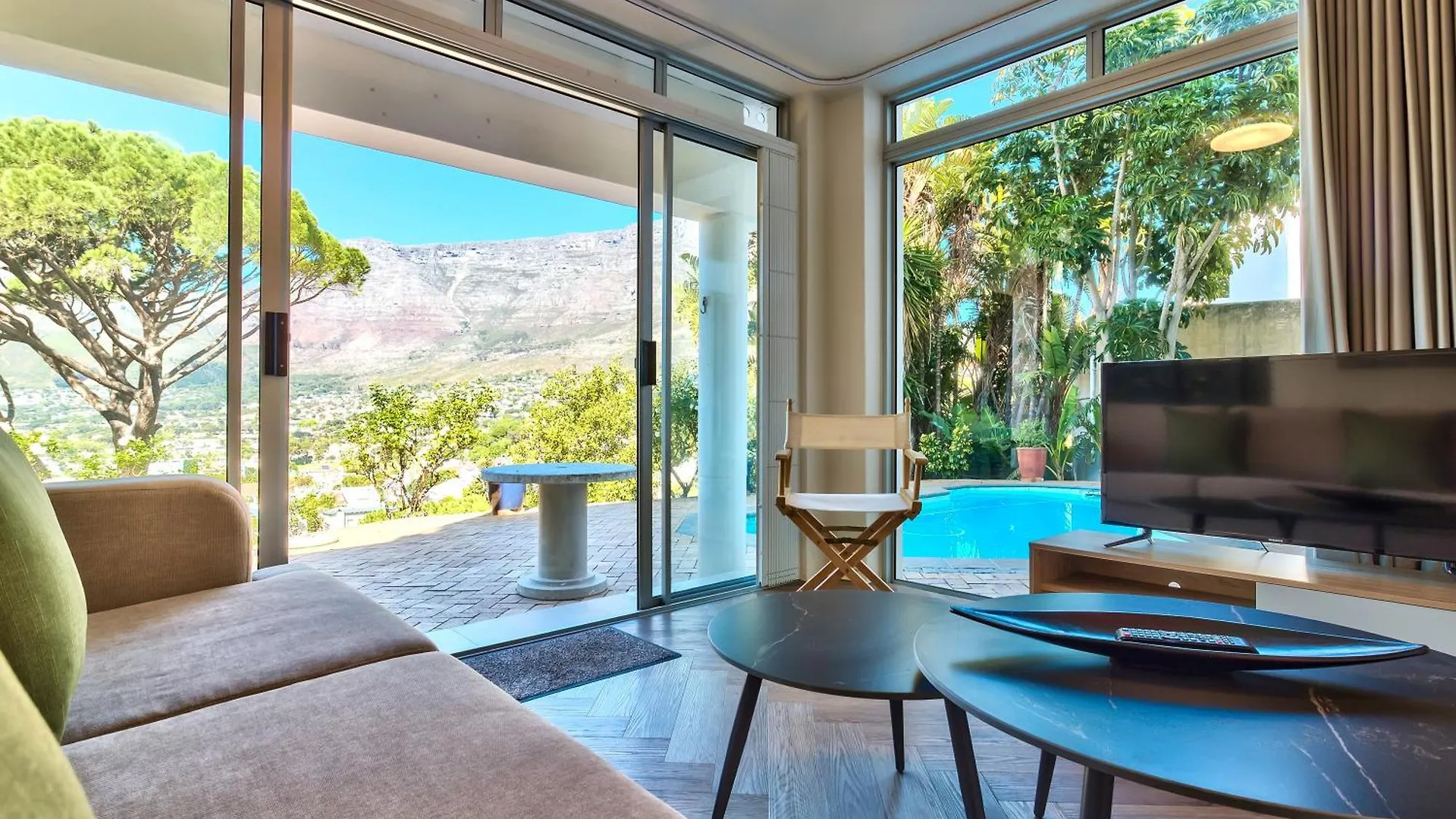 Spectacular 1 Bed Apartment Cape Town 0*,  South Africa