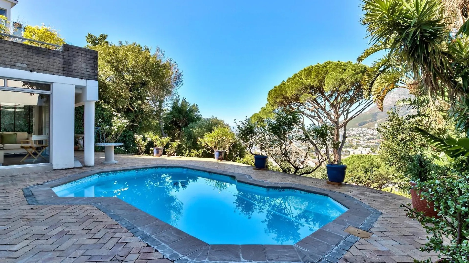 Spectacular 1 Bed Apartment Cape Town South Africa