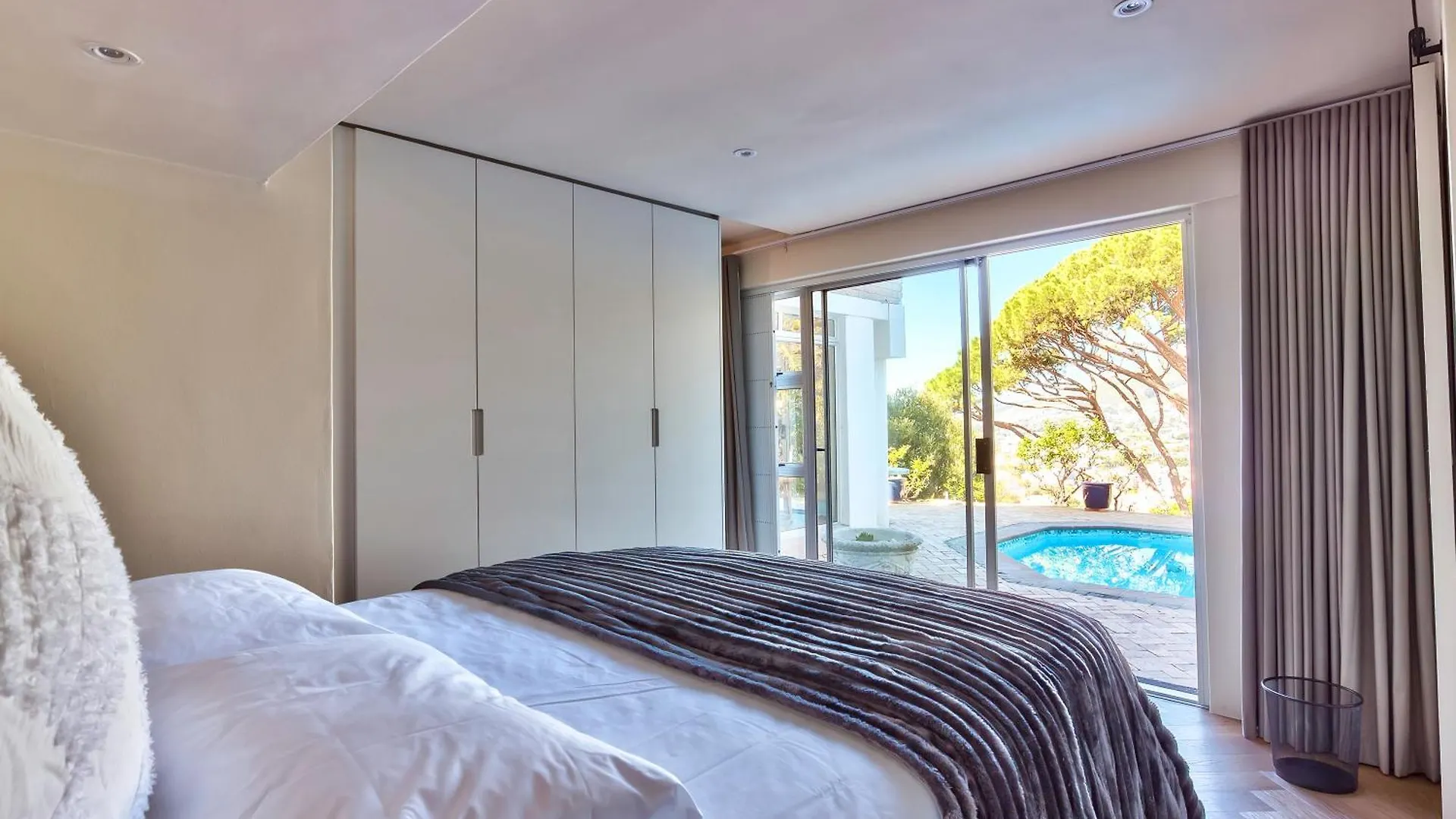 Spectacular 1 Bed Apartment Cape Town 0*,