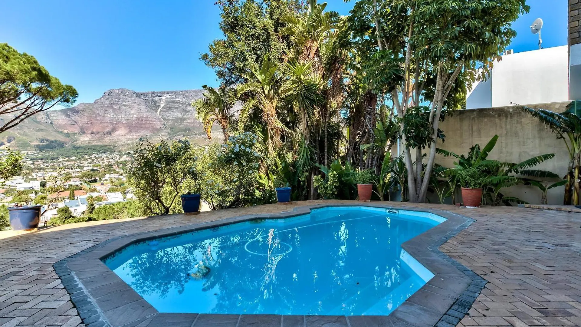 Spectacular 1 Bed Apartment Cape Town 0*,