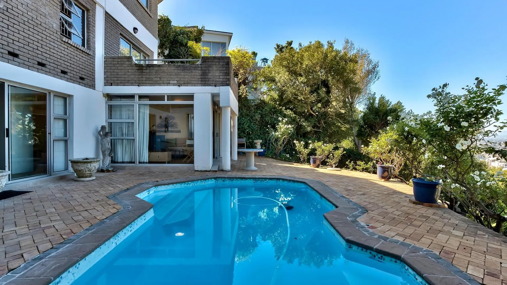 Spectacular 1 Bed Apartment Cape Town South Africa