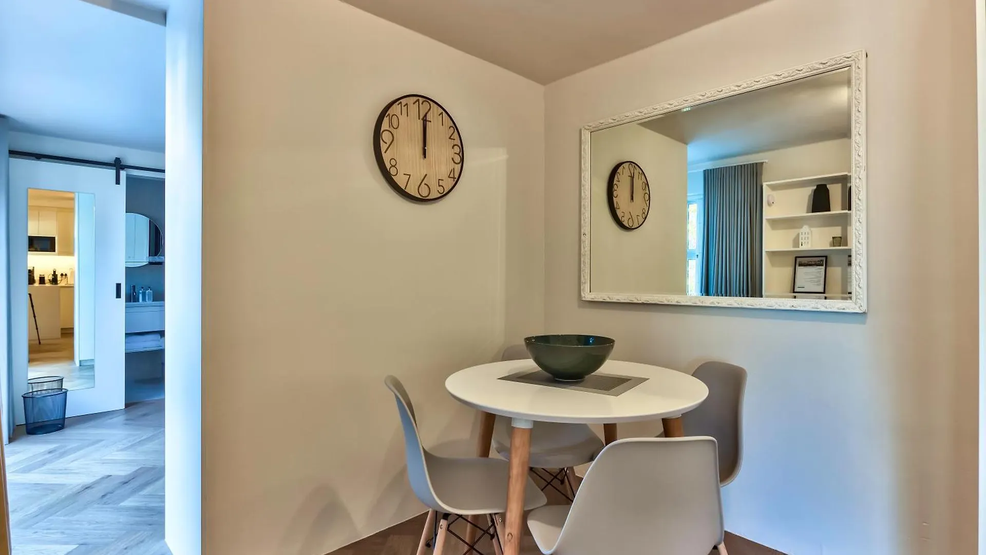 Spectacular 1 Bed Apartment Cape Town 0*,  South Africa