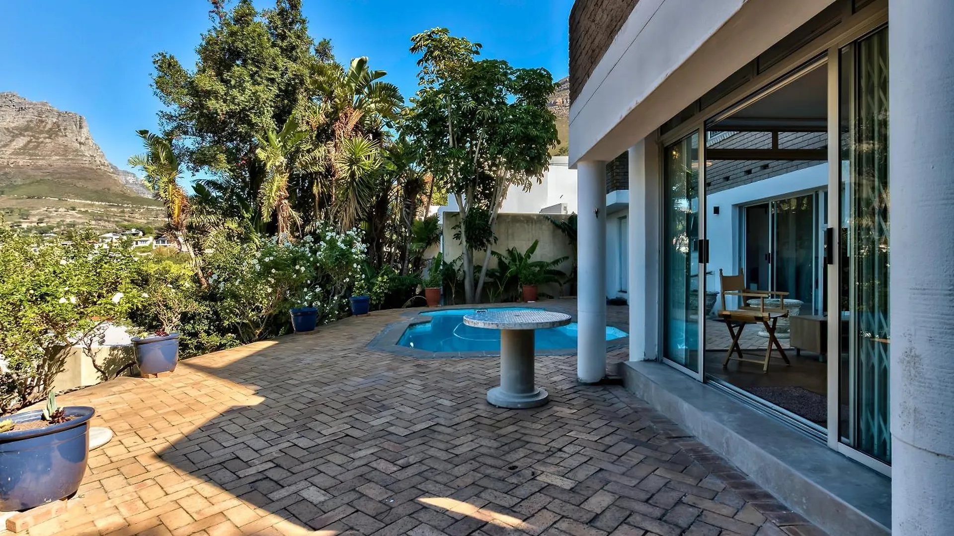 Spectacular 1 Bed Apartment Cape Town 0*,  South Africa